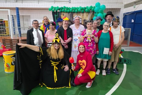 Baile da Melhor Idade celebra a vida com música e alegria na APAE Cocal do Sul